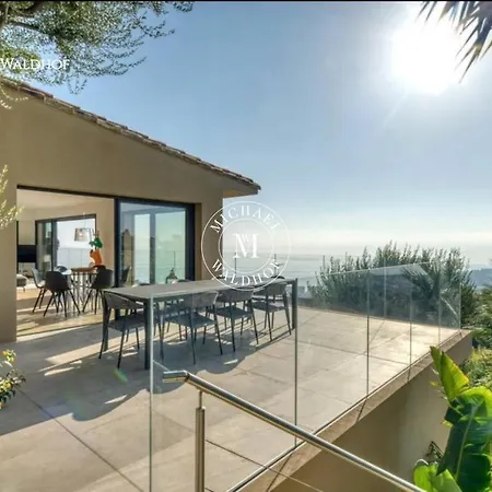 Seaside Villa *