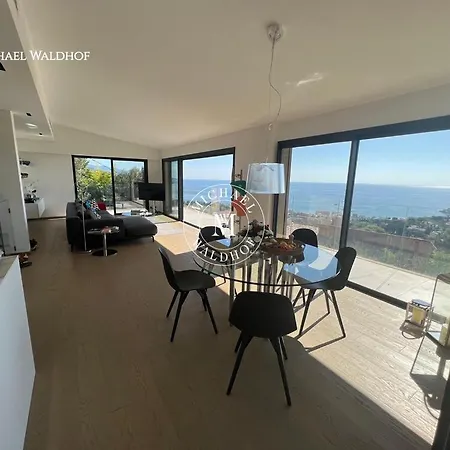 Seaside Villa *