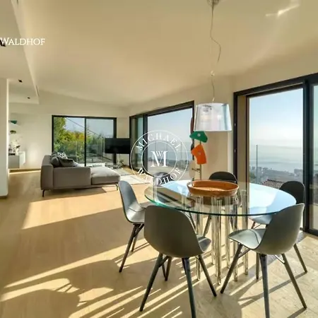 Seaside Villa *